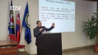 ECAV / „Zo západu na východ a späť: robí nám to niekde prostredie ľahším?“