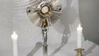 TV LUX / PRIAMY PRENOS ADORÁCIE S POKLONOU PRED NAJSVÄTEJŠOU SVIATOSŤOU